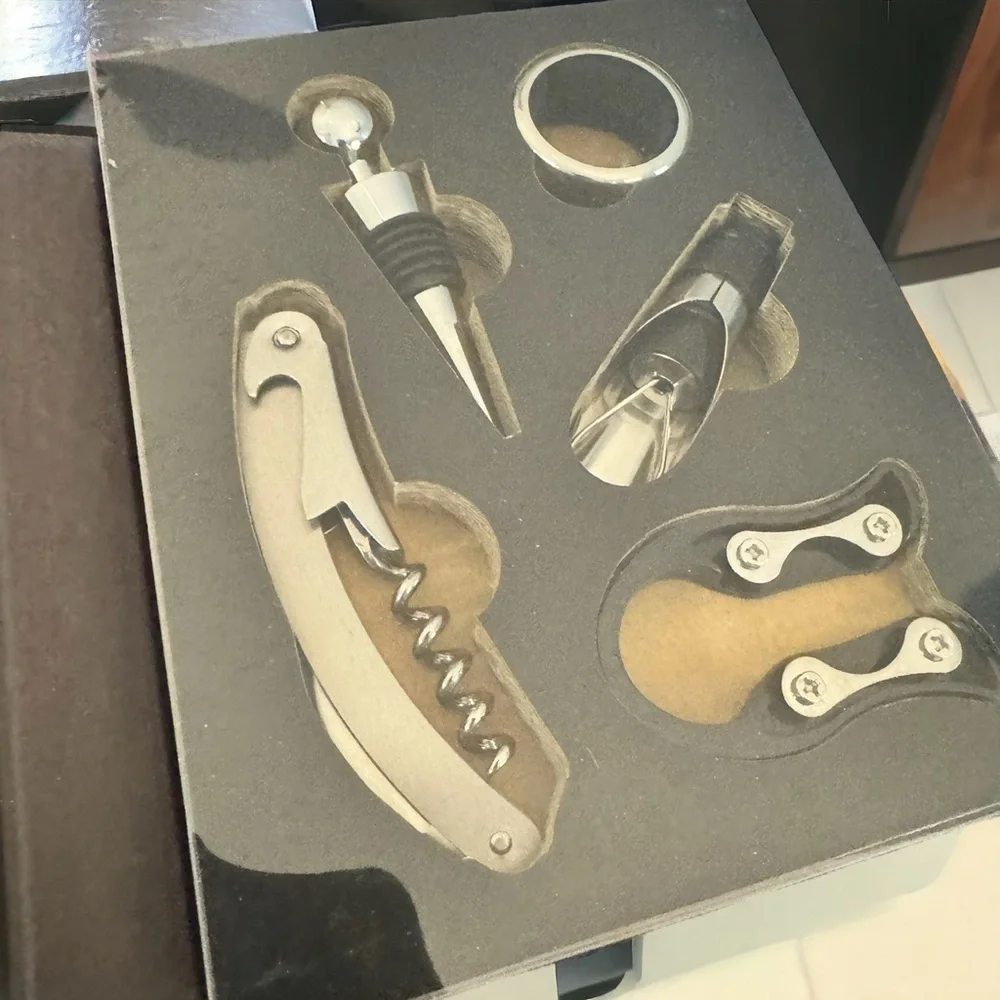 🍇 5-Piece Wine Tool Set - NEW, Unopened with Slight Box Damage 🍷 Wine Opener